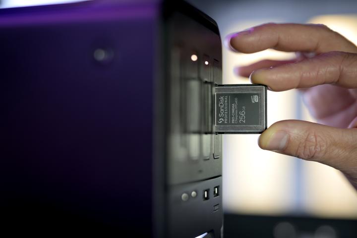Actual product image SanDisk PRO-CINEMA CFexpress" VPG400 (256 GB, CFexpress type B)