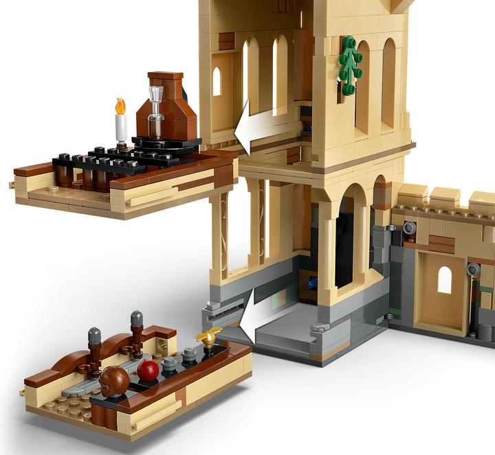 Actual product image LEGO Hogwarts Castle flying lessons (76447, LEGO Harry Potter)