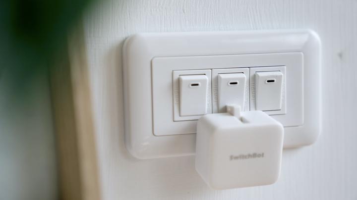 Actual product image SwitchBot Bot