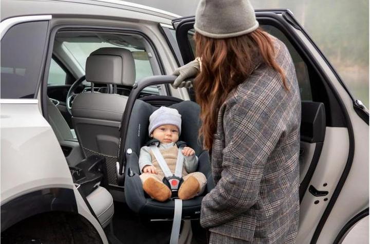 Produktbild Maxi-Cosi CabrioFix I-Size Essential Graphite (Babyschale, ECE R129/i-Size Norm)