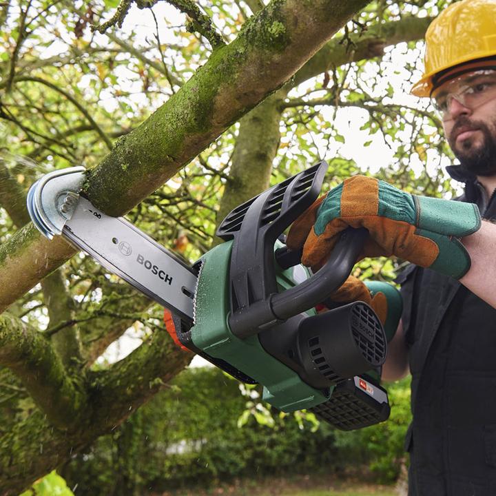 Produktbild Bosch Home & Garden UniversalChain 18 (Akku Kettensäge)