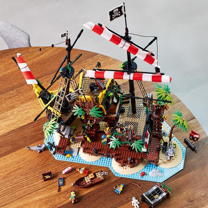 Produktbild LEGO Piraten der Barracuda-Bucht (21322, LEGO Ideas)