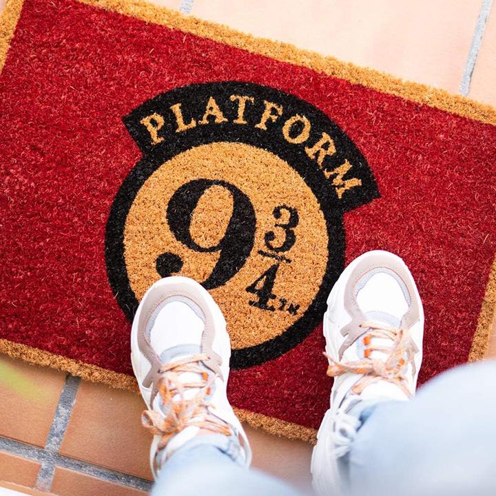 Actual product image Pyramide Doormat: Harry Potter Platform 9 3/4 (40x60cm) (40 x 60 cm)
