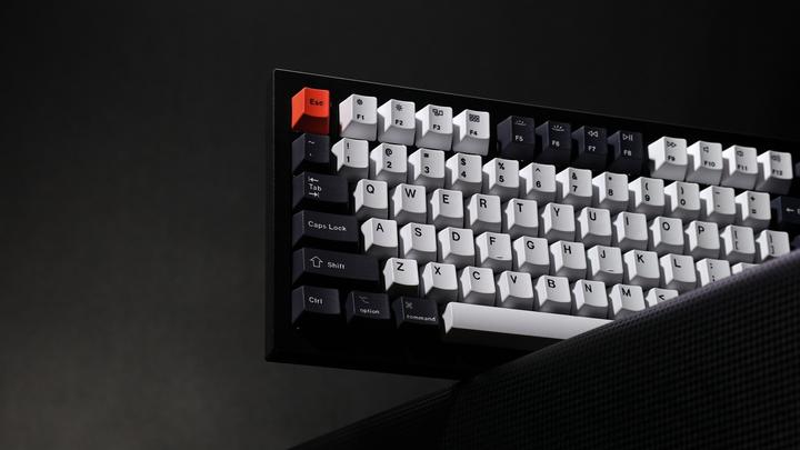 Actual product image Keychron Q1 Barebone
