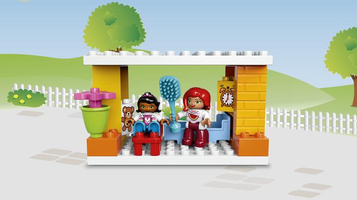 Actual product image LEGO family house (10835)