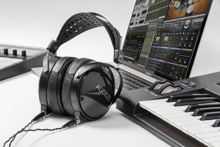 Produktbild Audeze LCD-XC Karbon Creator Leder (Kabelgebunden)