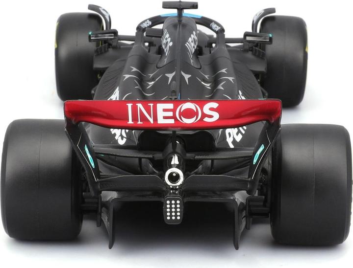 Image du produit Bburago Mercedes-AMG F1 W14 E Perf. 2023 avec figurine 1/24