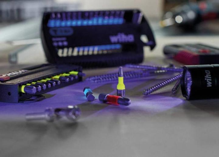 Produktbild Wiha Bit Set BitBuddy 7-tlg. I TY-Bit 49 mm I TORX 1/4" E6,3 I Zubehör für Schraubanwendungen (Innensechsrund TX M20, Innensechsrund TX M30, Innensechsrund TX M10, Innensechsrund TX M15, Innensechsrund TX M25, Innensechsrund TX M40)