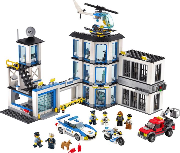 Actual product image LEGO Police station (60141, LEGO City)