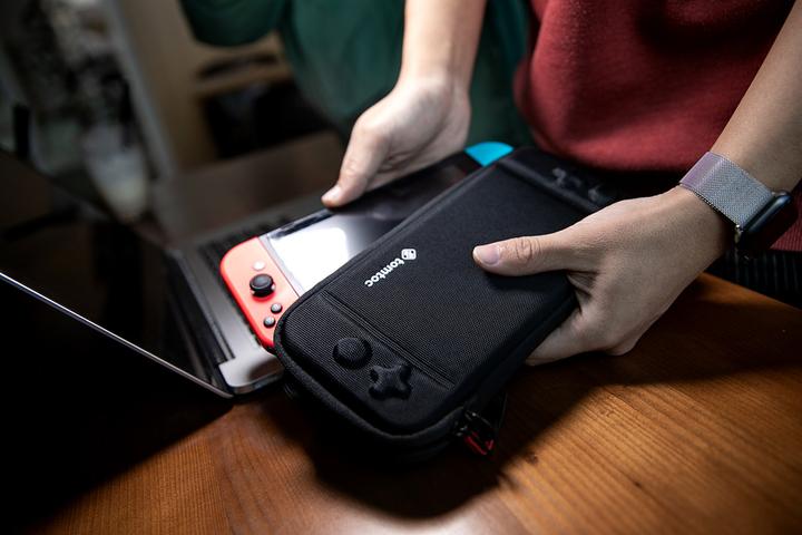 Actual product image tomtoc Slim Case (Switch)