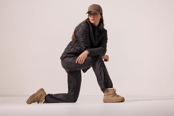 Actual product image Jeanne Baret Clarence (S)