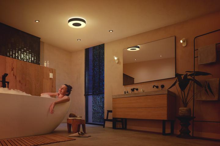 Actual product image Philips Hue Xamento (2100 lm)