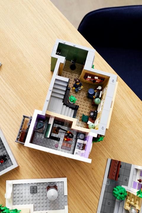 Actual product image LEGO Police Station (10278, LEGO Creator Expert, LEGO Rare Sets)