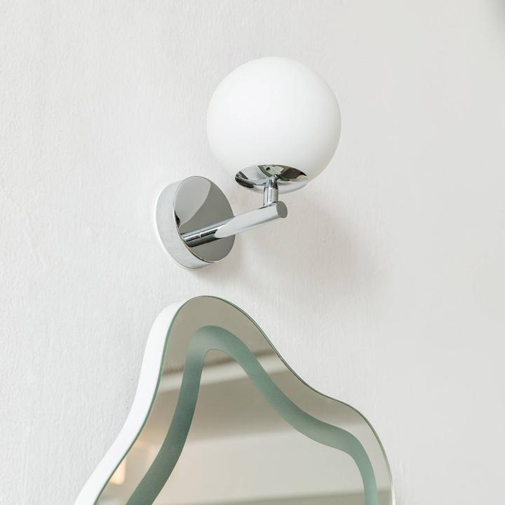 Image du produit Arcchio Applique de salle de bain LED Maviris, sphère, verre (340 lm)