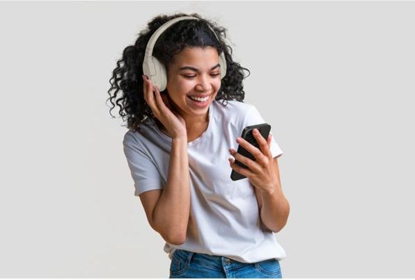 Produktbild Belkin Soundform Surround (NC, 60 h, Kabellos, Kabelgebunden)