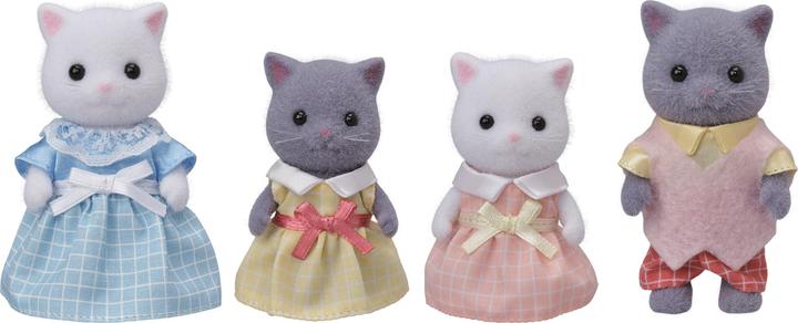 Actual product image Sylvanian Families Persian cat family