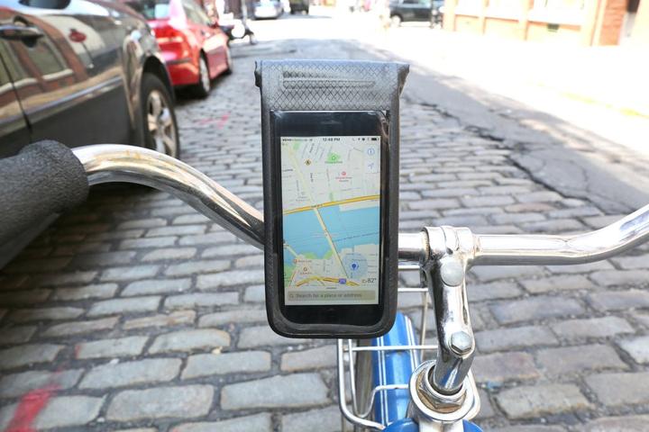 Immagine prodotto Kikkerland Supporto per telefono da bicicletta per tutte le stagioni
