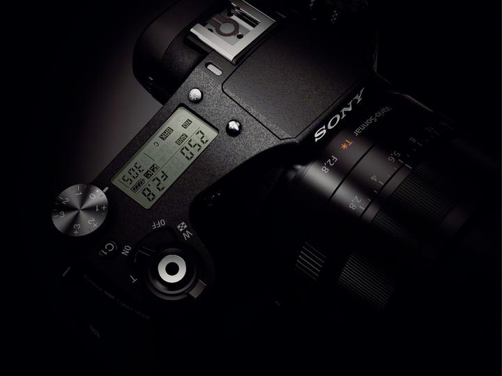 Produktbild Sony Cyber-Shot DSC RX10 Mark II (24 - 200 mm, 20.20 Mpx, 1")
