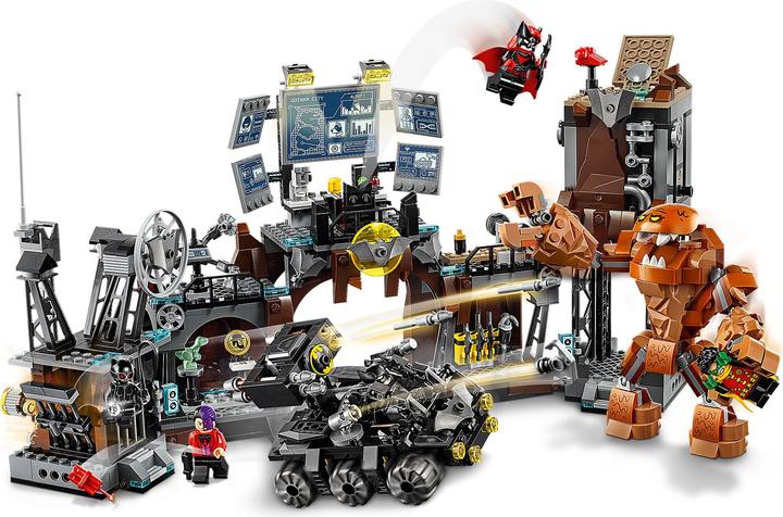Actual product image LEGO Clayface: Invasion of the Bat Cave (76122, LEGO DC)