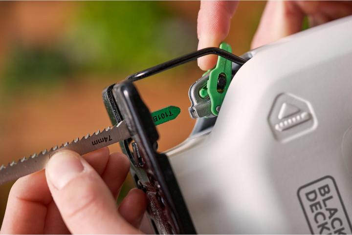 Productafbeelding Black & Decker BLACK+DECKER reviva snoerloze decoupeerzaag REVJ12C