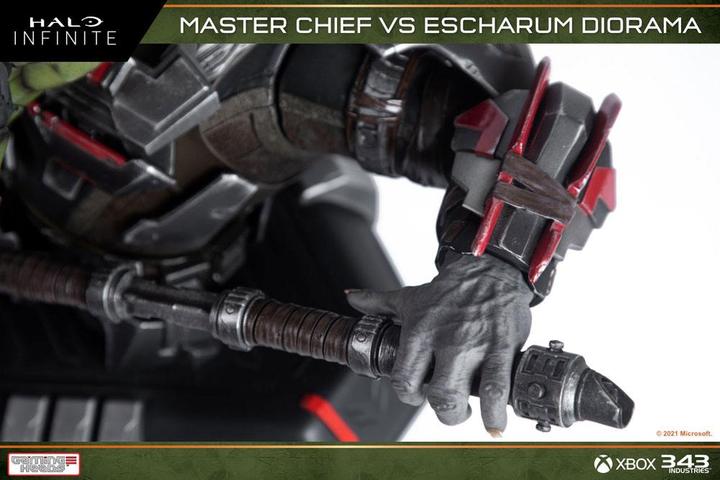 Actual product image Gaming Heads Halo: Infinite statuette 1/8 Master Chief vs. Escharum 31 cm