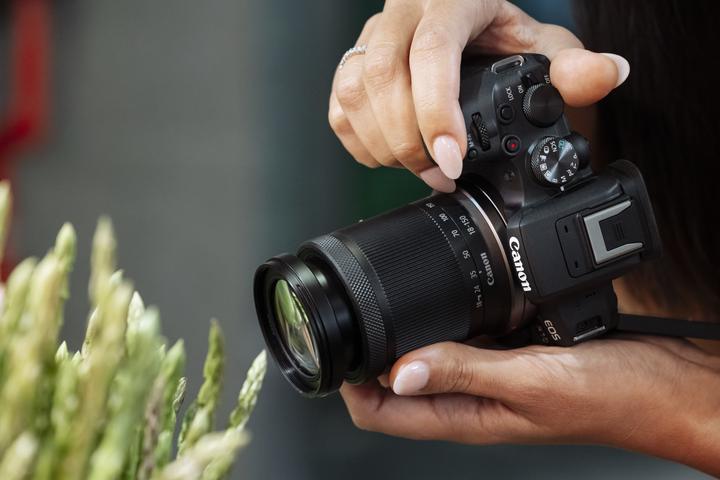 Actual product image Canon RF-S 18-150mm f/3.5-6.3 IS STM (Canon RF, APS-C / DX)