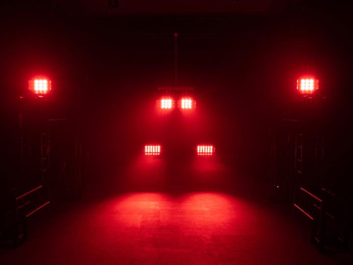 Image du produit Eurolite LED CLS-18 QCL RGB/WW 18x7W (7 W, LED)