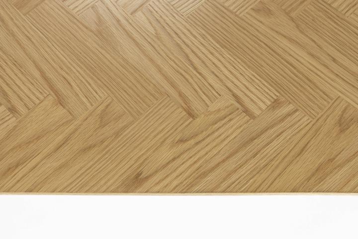 Actual product image Zuiver Table (120 x 40 x 75 cm)
