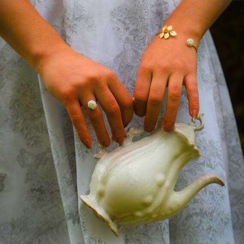 Produktbild Yolaine Giret Feuille Armband (Porzellan, vergoldet mit Feingold 999 Tausendstel)