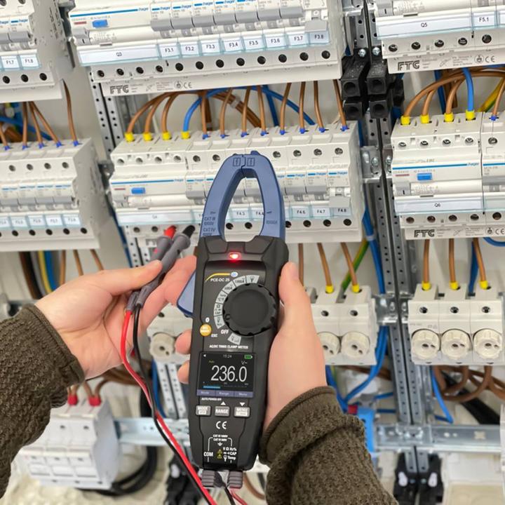 Actual product image PCE Instruments Ammeter