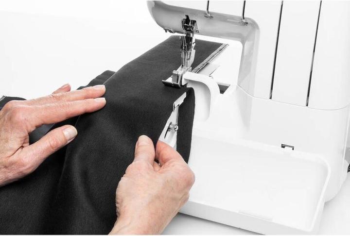 Actual product image Husqvarna VIKING Amber S100 Overlock