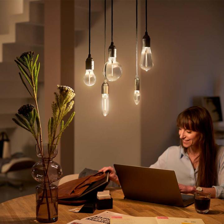 Actual product image Philips Smoky (E27, 2.30 W, 136 lm, 1 x, E)