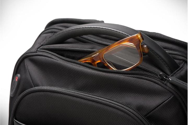 Actual product image Kensington Contour 2.0 Executive (19.50 l)