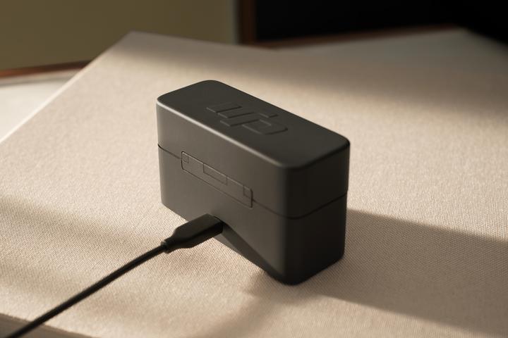 Actual product image DJI Mic Mini Charging Case