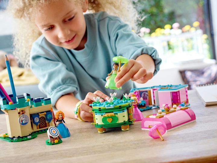 Immagine prodotto LEGO Le magie di Aurora, Merida e Tiana funzionano (43203, LEGO Disney)