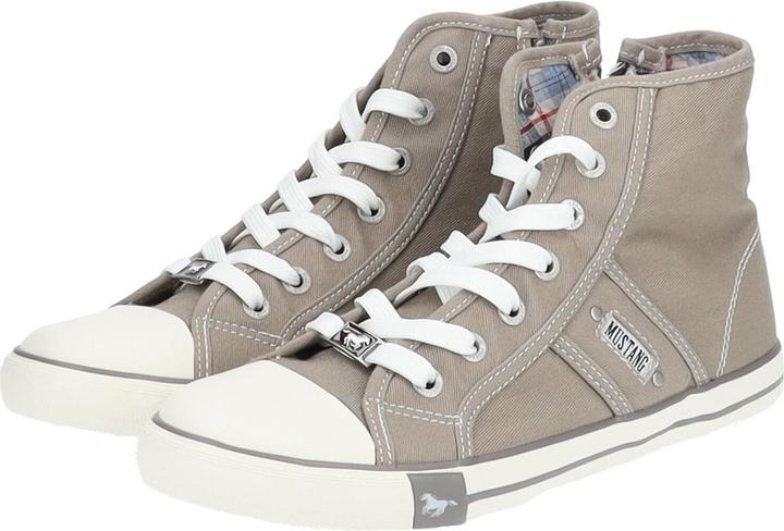 Actual product image Mustang Sneaker (40)
