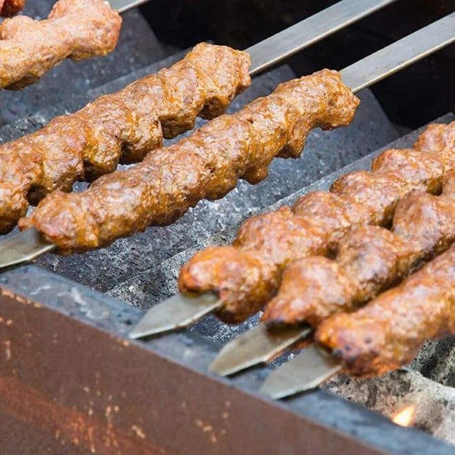 Actual product image MU Classic Stainless steel barbecue skewers with wooden handle 55cm set of 6