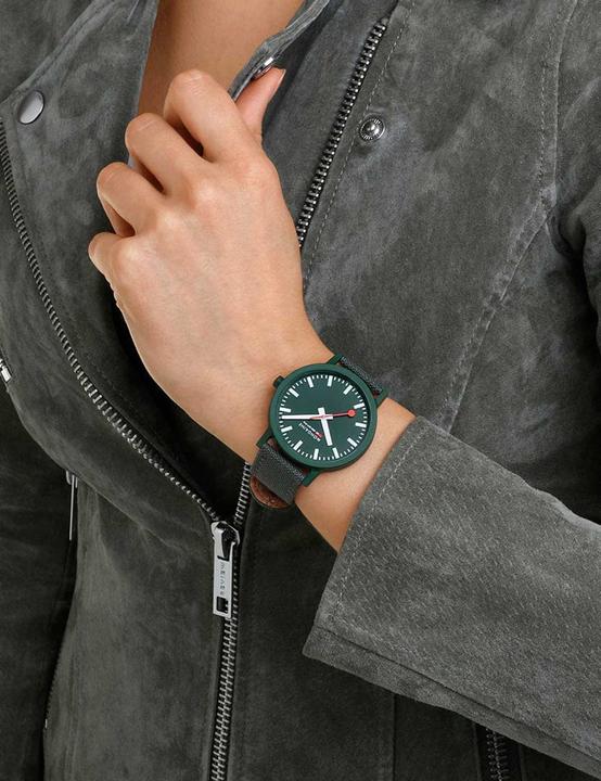Image du produit Mondaine Essence (Montre analogique, 41 mm)