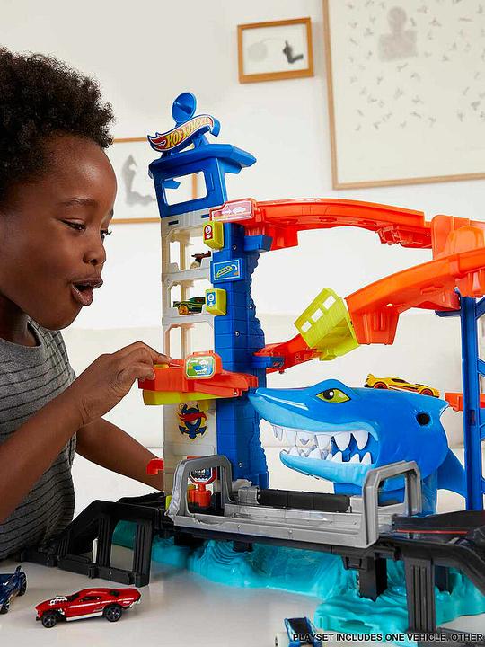 Actual product image Hot Wheels HW City shark attack playset