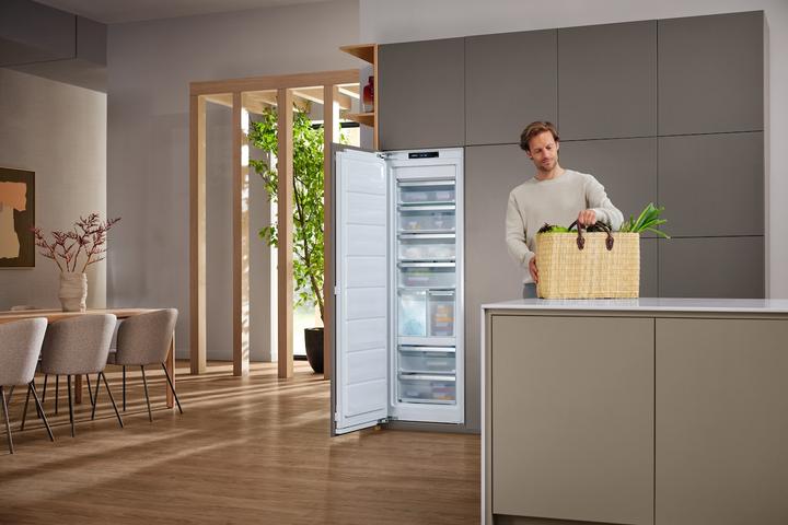 Actual product image Miele Freezers FNS 7794 D L (Installation, 213 l)