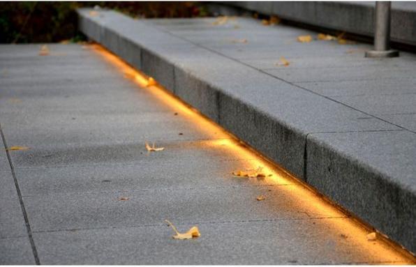 Immagine prodotto Nordic Smartlight Momenti di lampadina - Striscia LED intelligente impermeabile 5M RGBW (Multicolore, Bianco caldo, 500 cm, Interno, Esterno)
