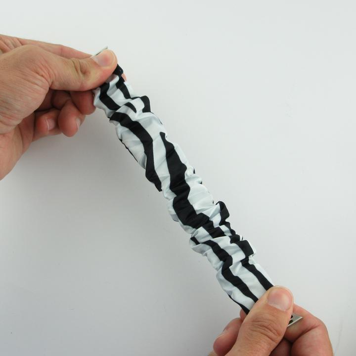 Produktbild PhoneLook Scrunchies Armband schwarze Linien weiss 38mm / 40mm / 41mm (41 mm, 38 mm, 40 mm, Stoff)
