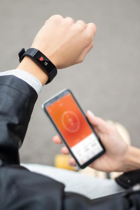 Actual product image Acme Made ACT307 Multisport Activity Tracker HR