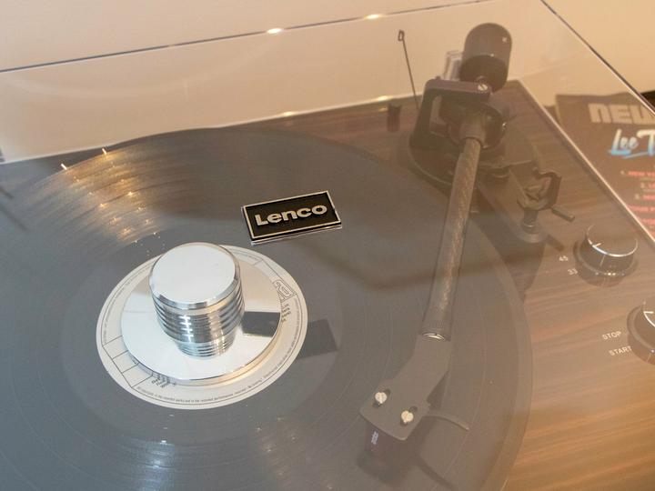 Actual product image Lenco LBT-345WA (Automatic)
