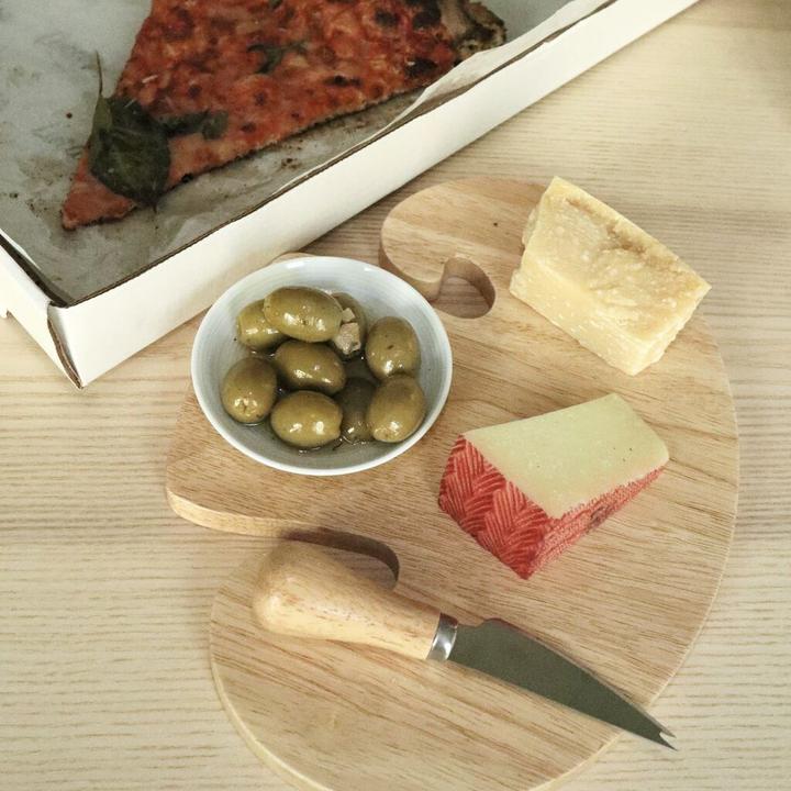 Immagine prodotto Kikkerland Tagliere e coltello per funghi