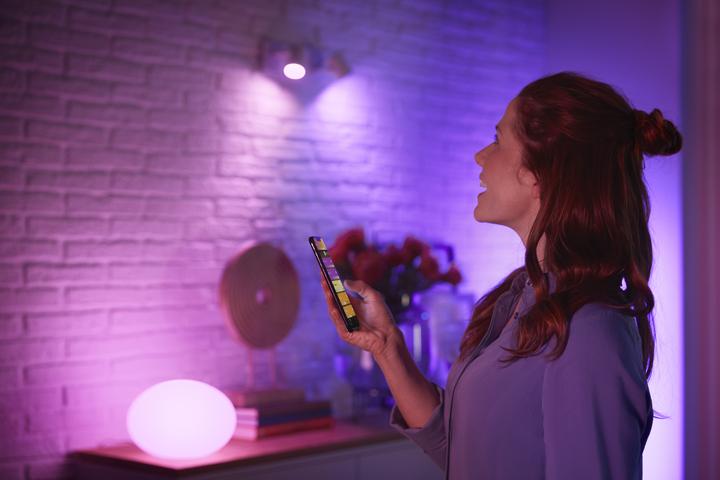 Actual product image Philips Hue White & Color Ambiance BT (E27, 13.50 W, 1600 lm, 1 x, F)