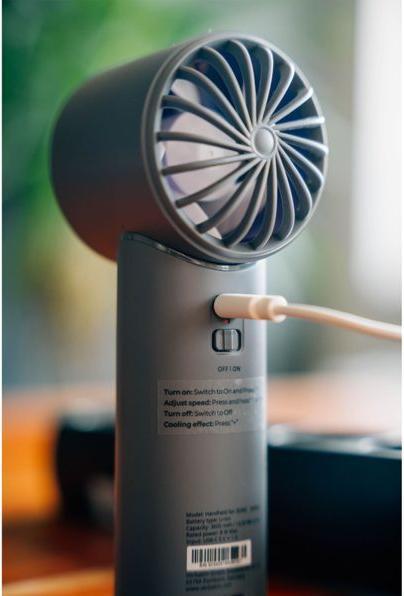 Produktbild Verbatim CoolnGo Handheld Fan Grey