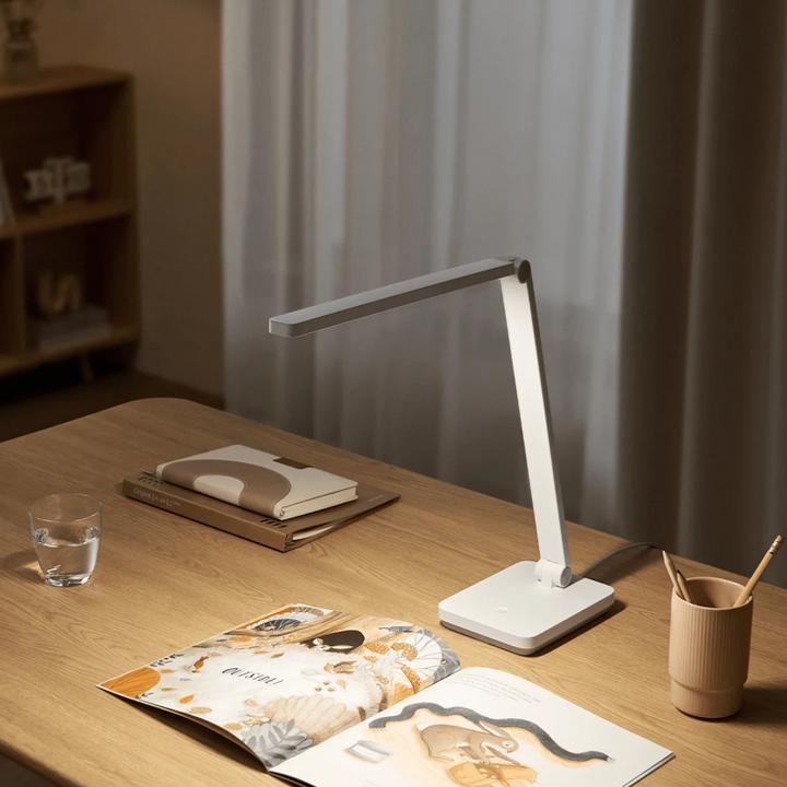 Actual product image Xiaomi Desk Lamp Lite (100 lm)