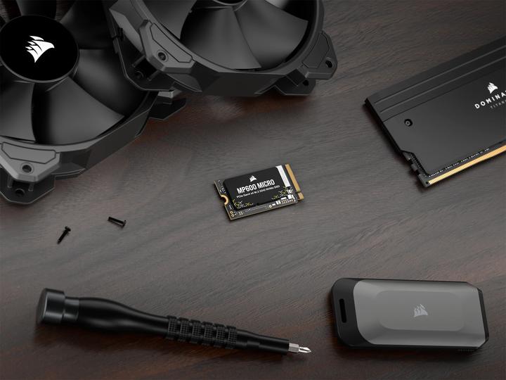 Produktbild Corsair MP600 MICRO 2TB NVMe PCIe M.2 2242 SSD (2000 GB, M.2 2242)