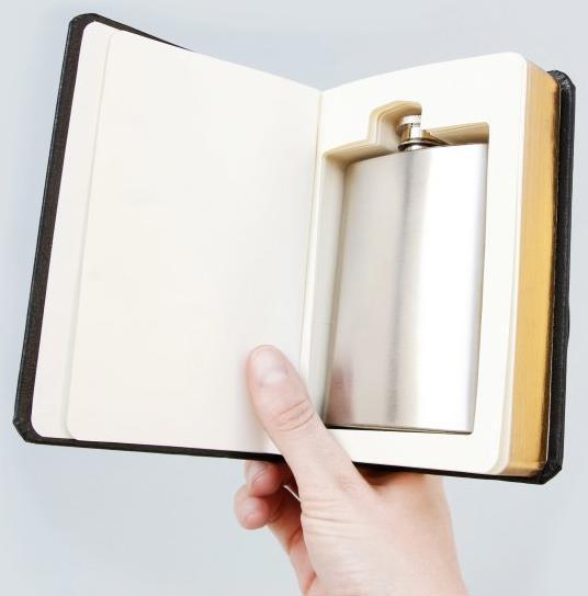 Produktbild Suck UK Flachmann im Buch